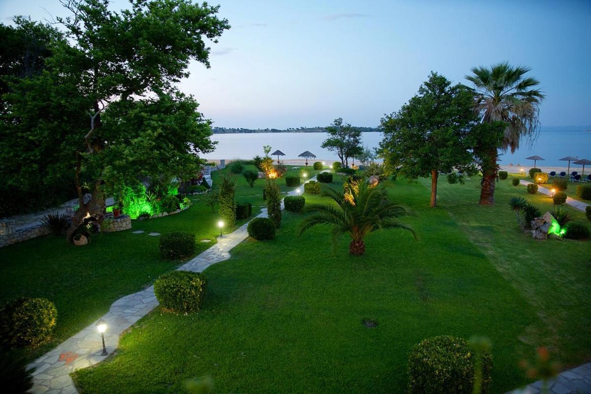 Stamos Apartments And Studios Вурвуру Экстерьер фото