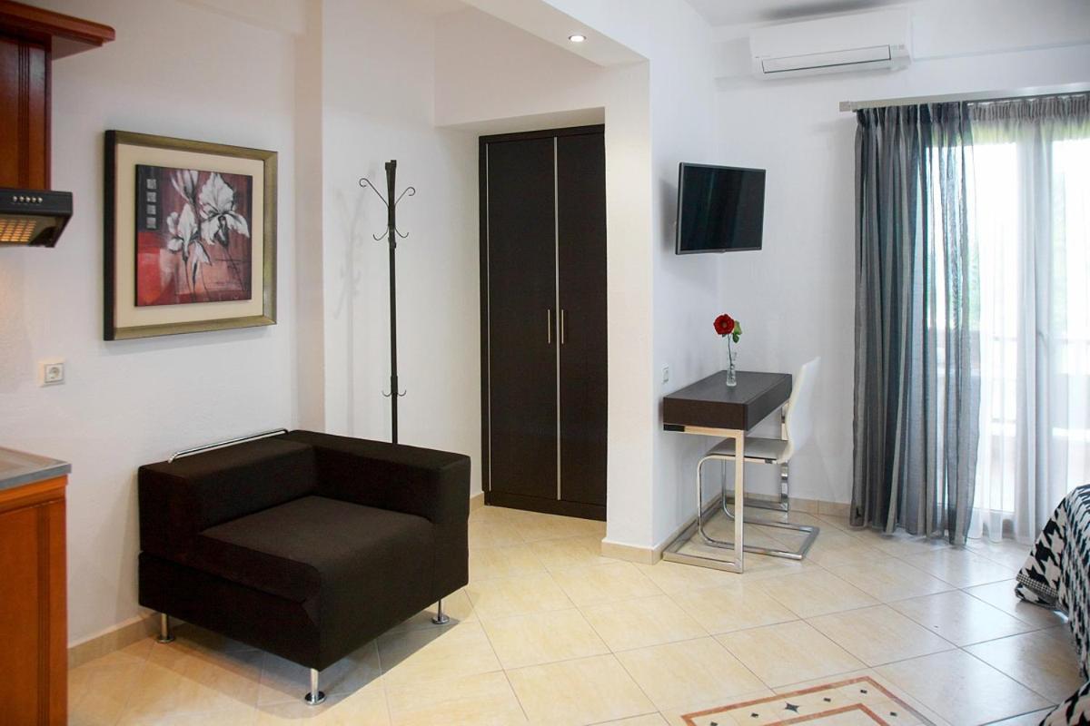 Stamos Apartments And Studios Вурвуру Номер фото