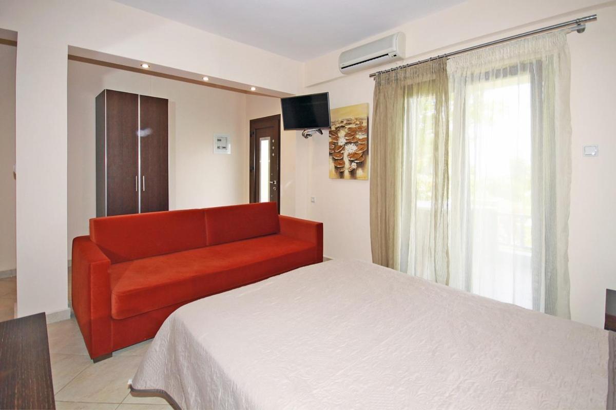 Stamos Apartments And Studios Вурвуру Номер фото